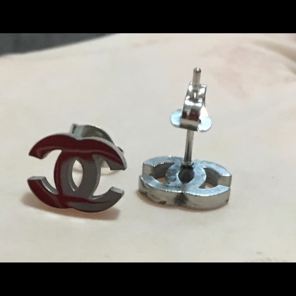 Earring - Picture 4 of 5